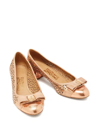 Pre-owned Ferragamo Vara Bow Leather Pumps In Gold