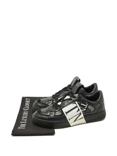 Pre-owned Valentino Garavani Vl7n Logo-detail Leather Sneakers In Black