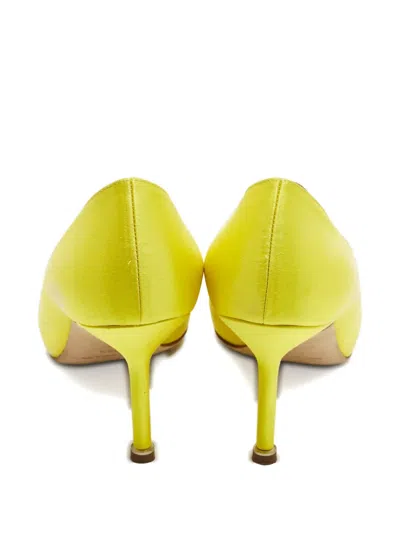 Pre-owned Manolo Blahnik Hangisi Crystal-embellishment Pumps In Yellow