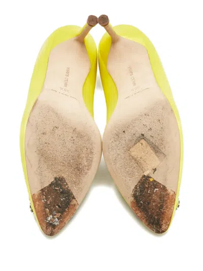 Pre-owned Manolo Blahnik Hangisi Crystal-embellishment Pumps In Yellow