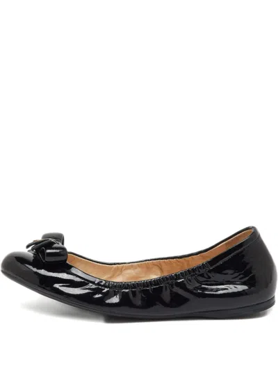 Pre-owned Prada Bow Patent Leather Ballet Flats In Black