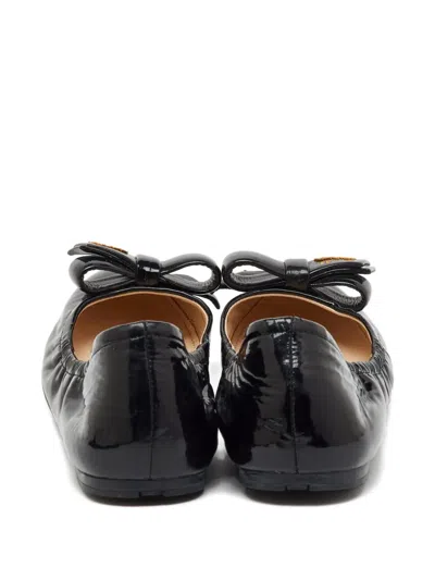 Pre-owned Prada Bow Patent Leather Ballet Flats In Black