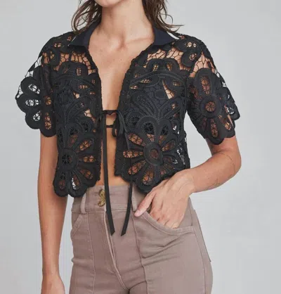 Self Contrast Emaline Open Tie Crop Shirt In Black In Black