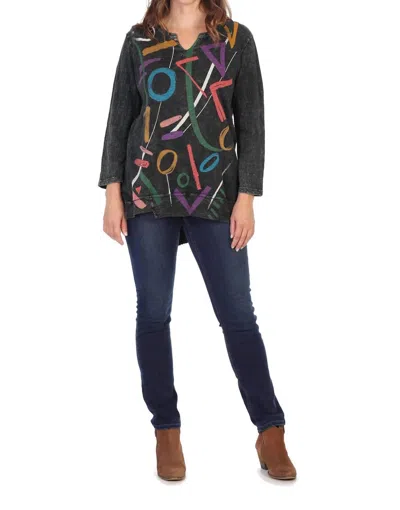 Jess & Jane Highlight Mineral Washed Split V-neck Tunic In Black In Black