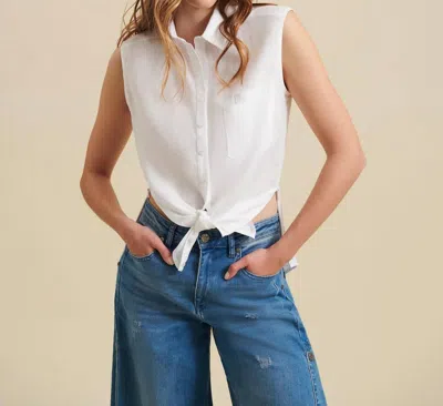 Anne Fontaine Coast Sleeveless Button Up Front Pocket Shirt In White In Neutral