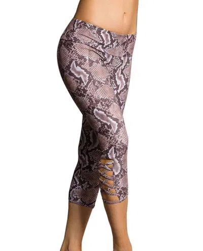 Onzie Low-rise Capri Leggings In Onz Mamba Weave In Multi