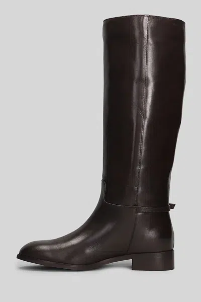 Julie Dee Low Heels Boots In Brown