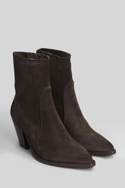 Julie Dee Texan Ankle Boots In Brown