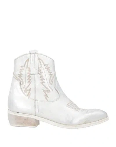 Divine Follie Woman Ankle Boots Silver Size 7 Leather In Metallic