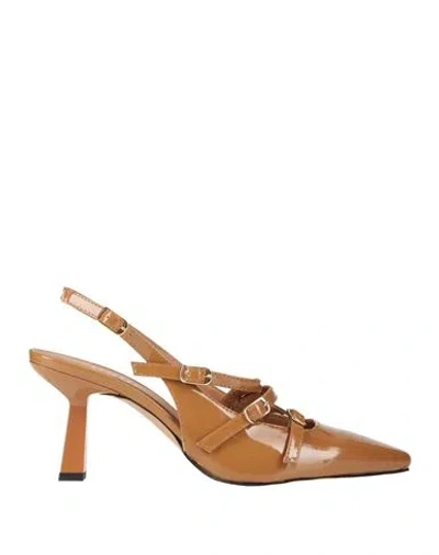 Ovyè Ovyé Woman Pumps Camel Size 8 Leather In Brown