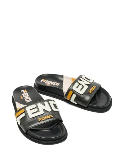 Pre-owned Fendi Mania Leather Slides In Black