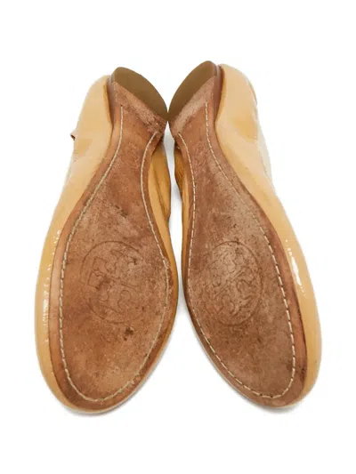 Pre-owned Tory Burch Caroline Scrunched Ballet Flats In Neutral