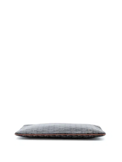 Pre-owned Goyard 2016 Ine Senat Mm Clutch Bag In Black