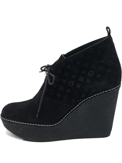 Pre-owned Louis Vuitton 105mm Monogram Suede Wedge Boots In Black