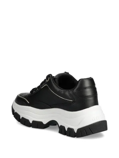 Guess Usa Logo-plaque Platform Sneakers In Black