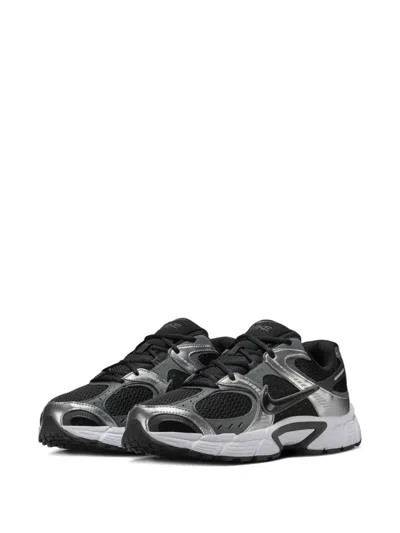 Nike Black V5 Rnr Sneakers In Black