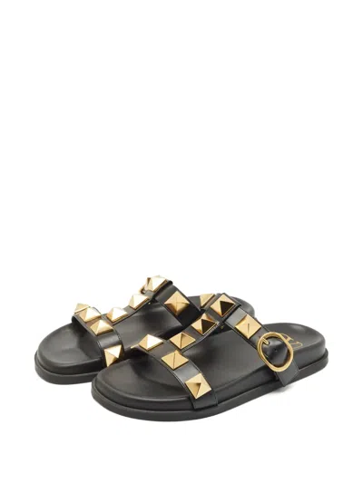 Pre-owned Valentino Garavani Stud-detail Leather Sandals In Black