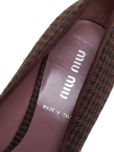 Pre-owned Miu Miu 2024 Houndstooth Enamel Pumps In Brown