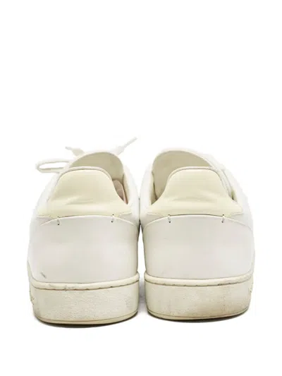 Pre-owned Louis Vuitton Croc-embossed Leather Sneakers In White