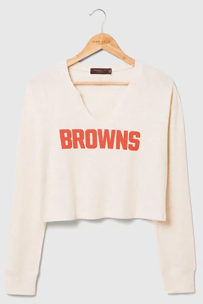 Junk Food Nfl Sunday Crop Thermal Top In Cleveland Browns, Women's At Urban Outfitters In Neutral