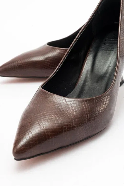 Prologue Shoes Pedra Pointed Toe Pump In Brown