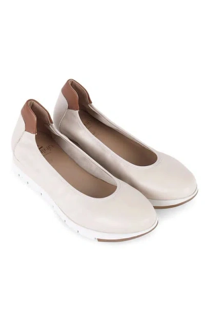 Menina Step Promenade Leather Comfort Flat In Neutral