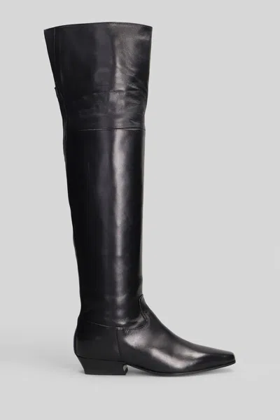 Julie Dee Low Heels Boots In Black