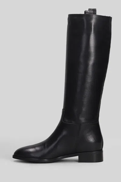 Julie Dee Low Heels Boots In Black