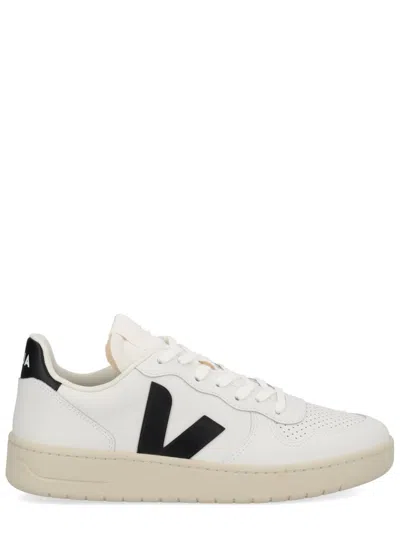 Veja Sneaker V-10 In White