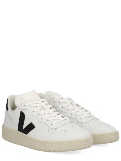 Veja Sneaker V-10 In White