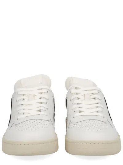 Veja Sneaker V-10 In White