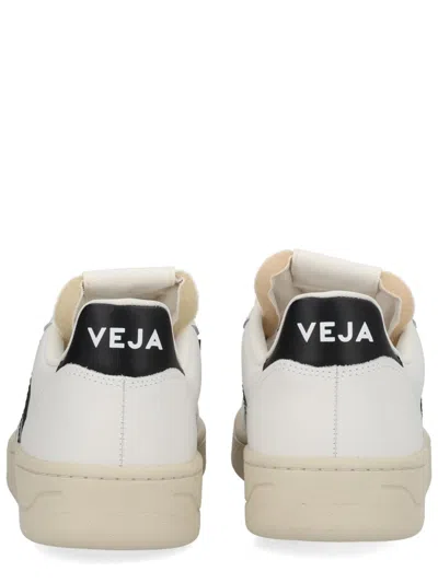 Veja Sneaker V-10 In White
