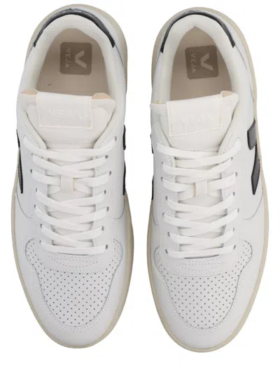 Veja Sneaker V-10 In White