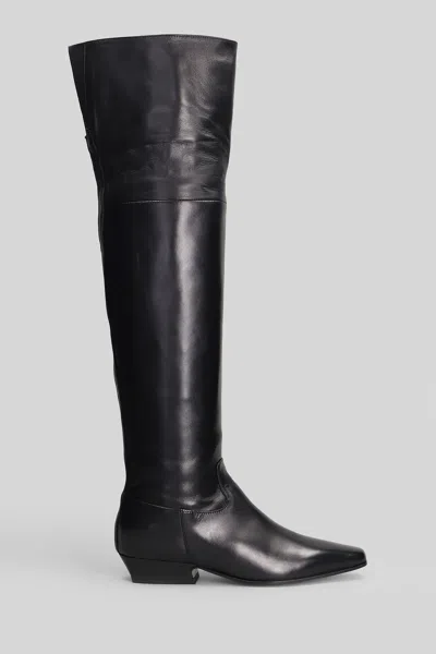 Julie Dee Low Heels Boots In Black Leather In Black