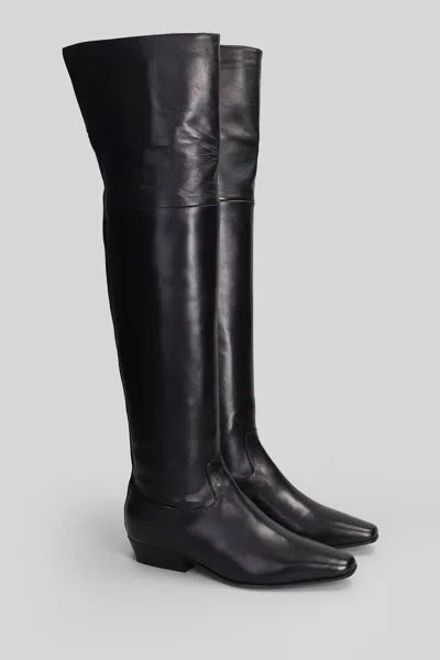 Julie Dee Low Heels Boots In Black Leather In Black