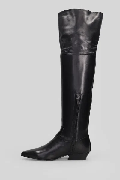 Julie Dee Low Heels Boots In Black Leather In Black