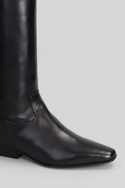 Julie Dee Low Heels Boots In Black Leather In Black