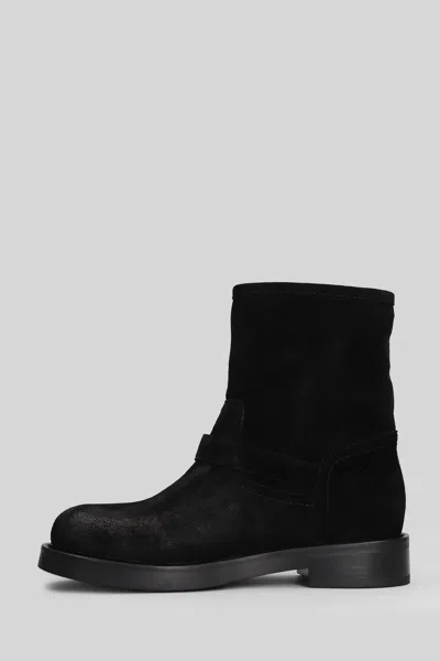 Julie Dee Low Heels Ankle Boots In Black Suede In Black