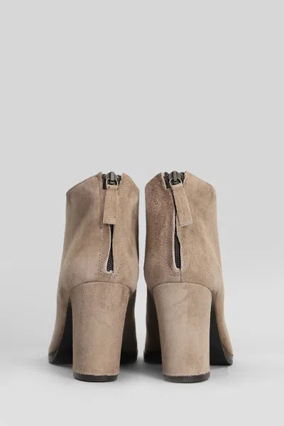 Julie Dee High Heels Ankle Boots In Beige Suede In Neutral