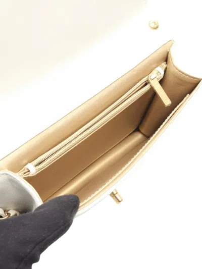 Pre-owned Chanel 2020 Cc Quilted Lambskin Turnlock Chic Pearls Flap Shoulder Bag In White