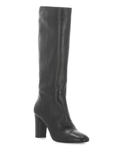 Julie Dee Round-toe Boots In Black