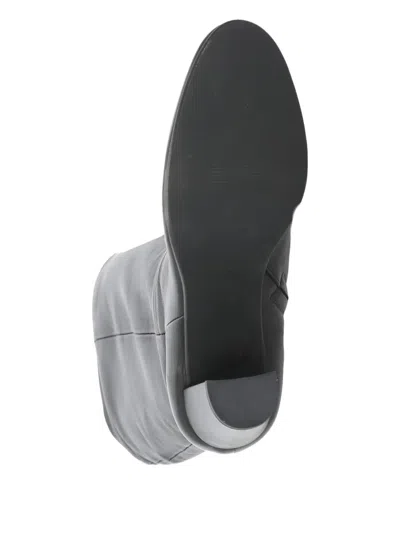 Julie Dee Round-toe Boots In Black