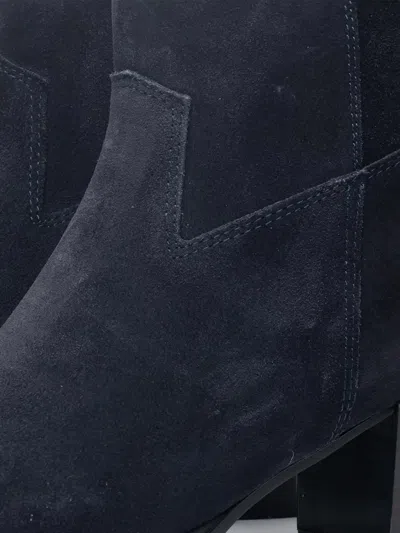 Poche Paris Pointed-toe Ankle Boots In Blue