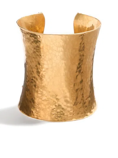 Valentino Cuffy Hammered-pattern Bracelet In Gold