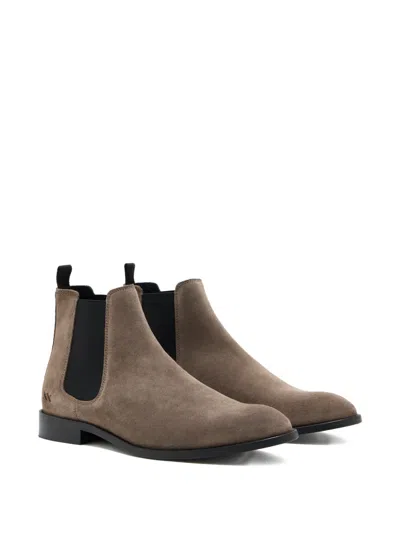 Forsa Dylan Chelsea Boots In Brown