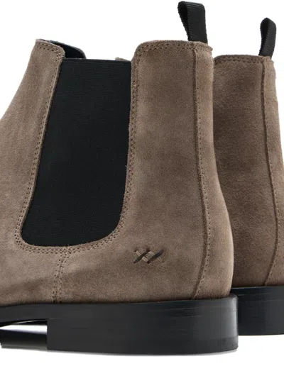 Forsa Dylan Chelsea Boots In Brown