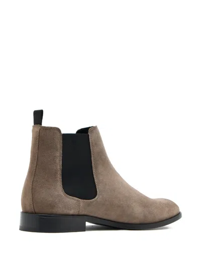 Forsa Dylan Chelsea Boots In Brown