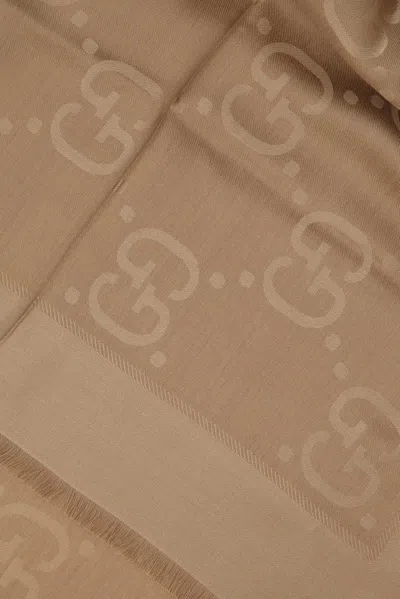 Gucci Gg Jacquard Frayed-edge Shawl In Neutral