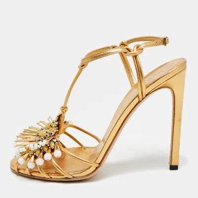 Pre-owned Gucci Phoebe Size 38 Gold Leather Ankle Strap Sandals