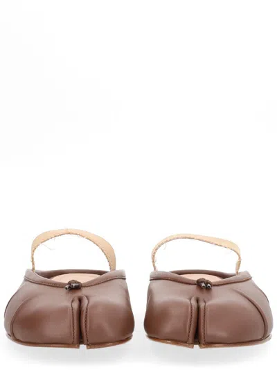 Maison Margiela Tabi Frayed Split-toe Leather Ballet Flats In Brown